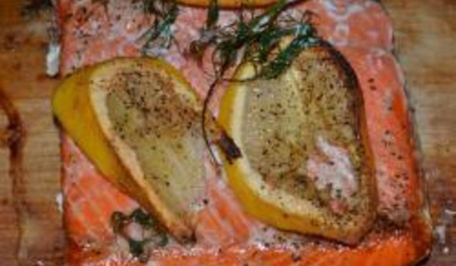 Рецепт лосося жареного на кедровой дощечке