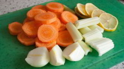 припущенный лосось с овощами