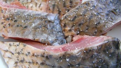 речная рыба в мультиварке с лимонами на пару