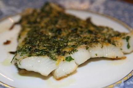 Рыба в пармезановой корочке с петрушкой