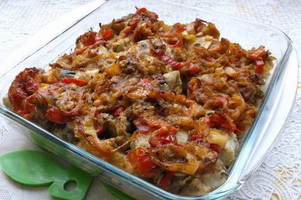 Рыба, жареная с луком и болгарским перцем