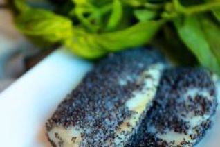 Рыба, жаренная в маке