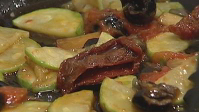 семга с тушеными овощами