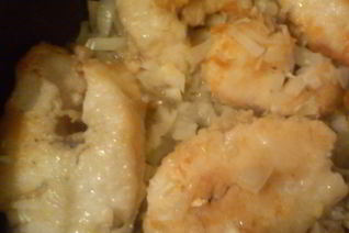 Судак, жареный с луком