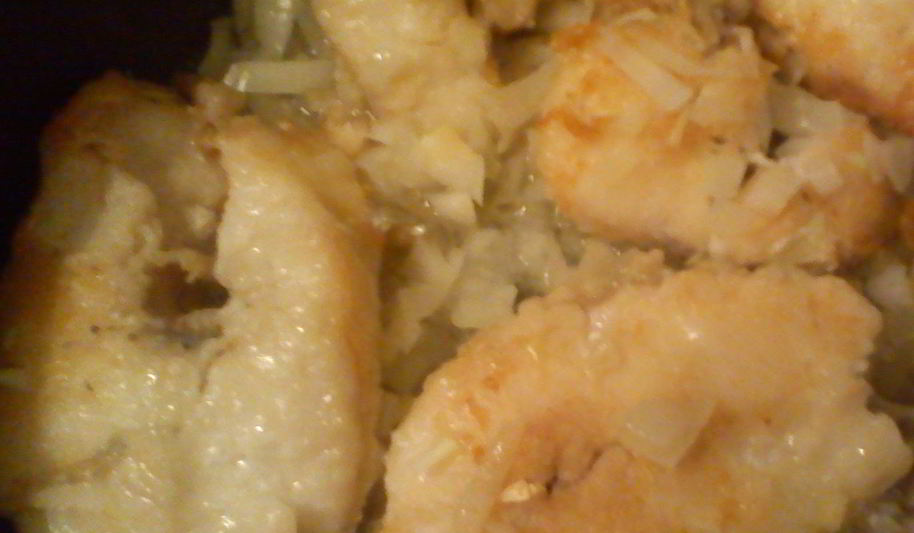 Рецепт судака, жареного с луком