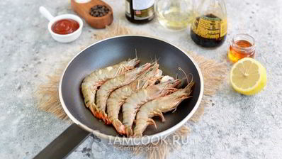 тигровые креветки, жаренные с чесноком и имбирем