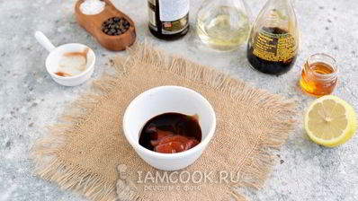 тигровые креветки, жаренные с чесноком и имбирем