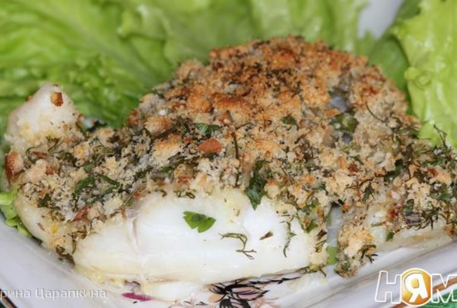 Треска запеченная под ароматной крошкой