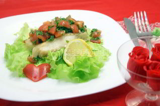 Запеченная треска с помидорной заправкой