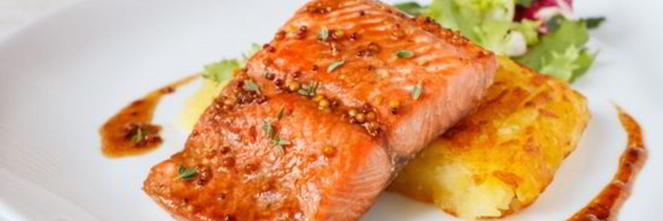 Запеченный лосось в медово-горчичном соусе