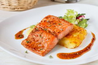 Запеченный лосось в медово-горчичном соусе