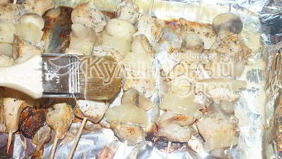 куриный шашлык с острым салатом