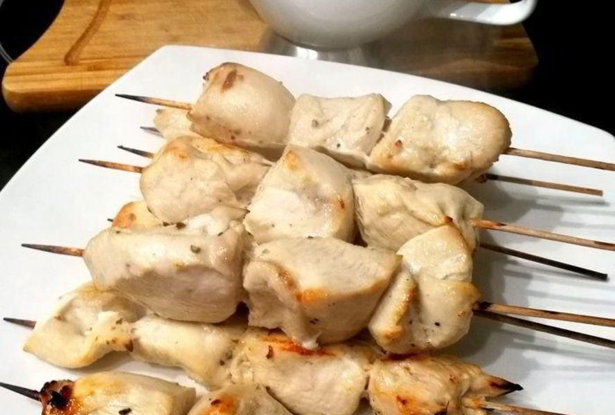 Куриные шашлычки с арахисовым соусом