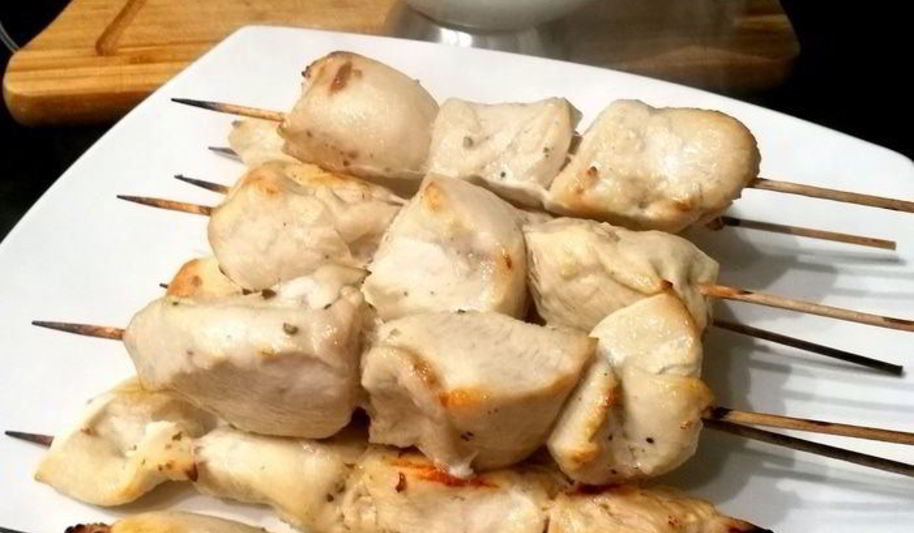 Рецепт куриных шашлычков с арахисовым соусом