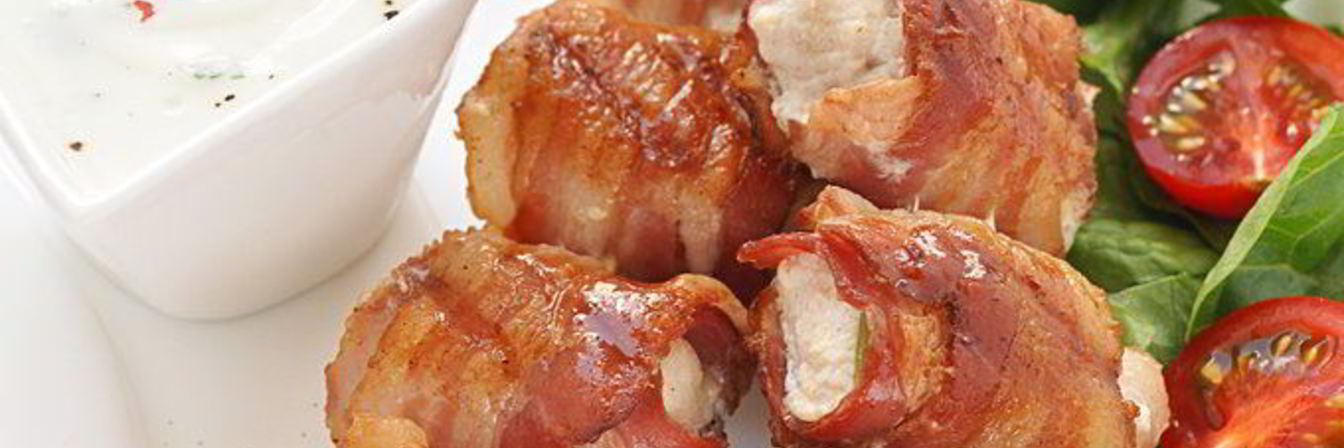 Шашлычки из индейки с беконом