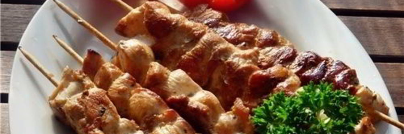 Шашлык из куриного филе с чесноком в духовке