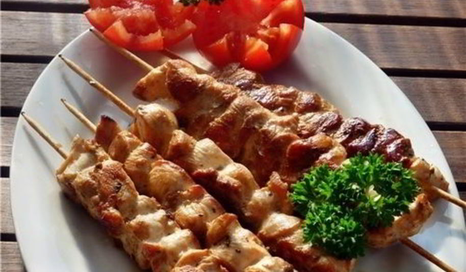 Рецепт шашлыка из куриного филе с чесноком в духовке