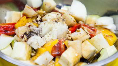 шашлык из куриных грудок с овощами