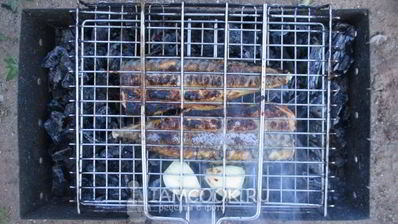 шашлык из скумбрии на решетке