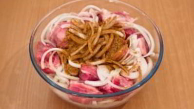 шашлык из свинины, маринованный в розовом соусе