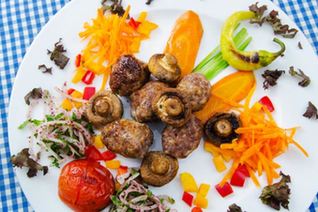 Шашлык с грибами и овощами