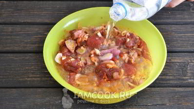 шашлык в духовке в банке на шпажках