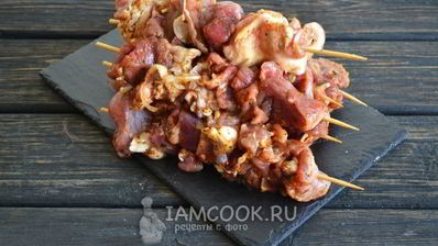 шашлык в духовке в банке на шпажках