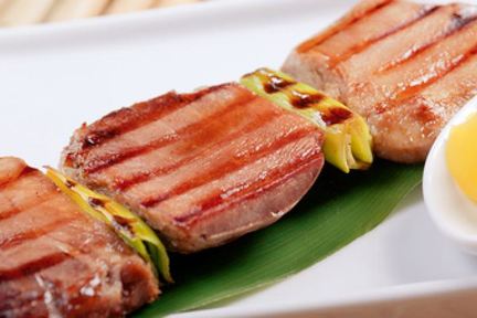 Японские шашлычки из говяжьего языка