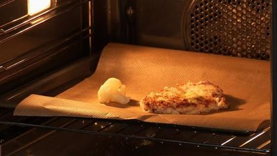 пюре из цветной капусты с оригинальным свиным шницелем