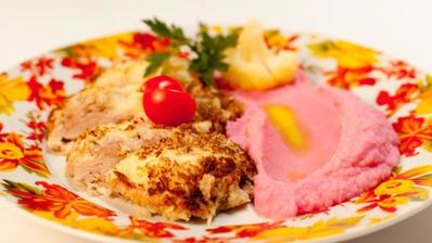 пюре из цветной капусты с оригинальным свиным шницелем