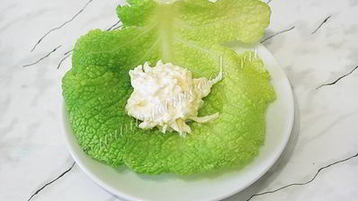шницель из савойской капусты с сырной начинкой
