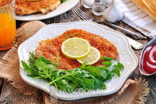 Шницель из свиной корейки на кости