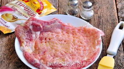 шницель из свиной корейки на кости