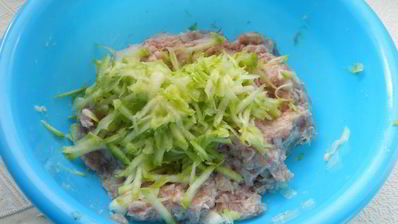 свиной шницель с сыром и яйцом в мультиварке