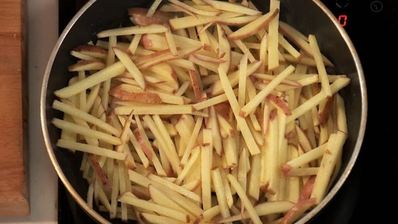 венскии шницель с жареным картофелем