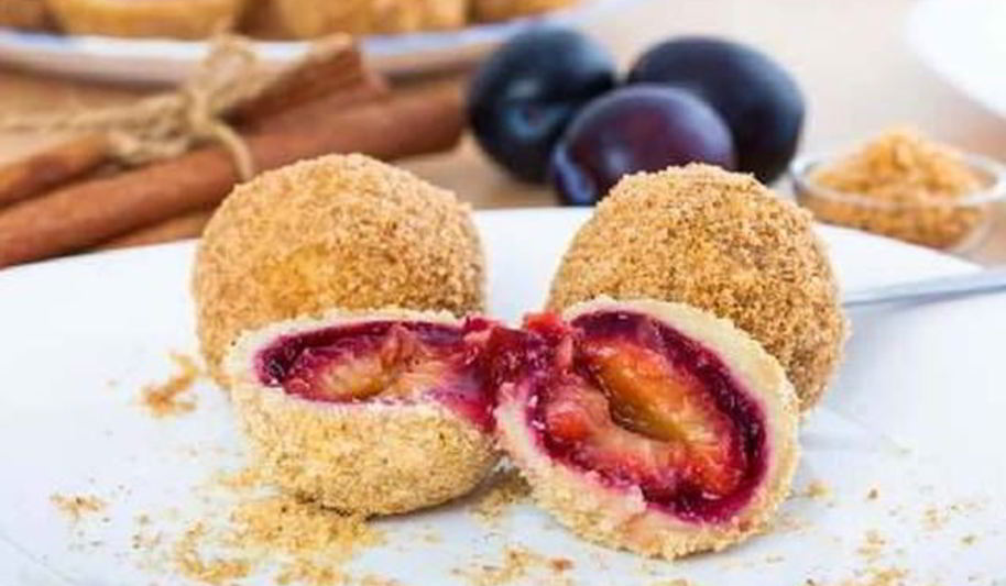 Рецепт сливовых клецек