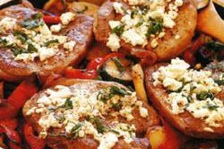 Бараний стейк с брынзой и мятой