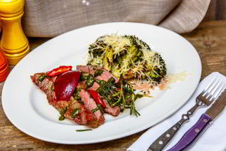 Фленк стейк с брокколи