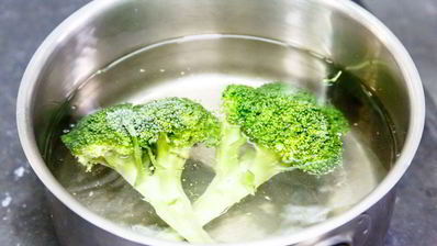 фленк стейк с брокколи