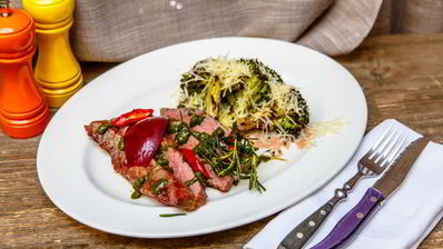 фленк стейк с брокколи