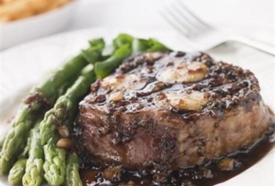 Говяжий стейк в вине Мадера с грибами