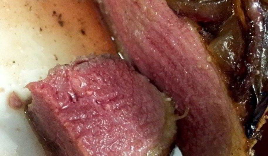 Рецепт гриля стейк из утиной грудки с соусом из слив