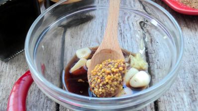 куриные стейки в имбирно-пряном маринаде