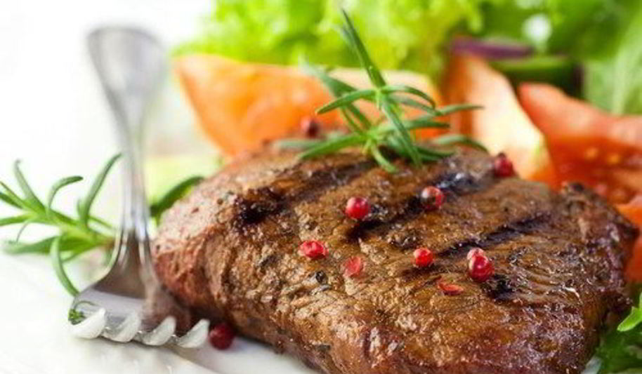 Рецепт маринованных в красном вине и розмарине говяжьи стейки