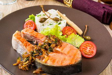 Пряные стейки из лосося с имбирем