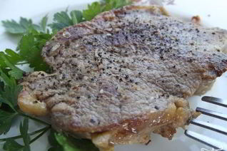 Сочный стейк из свинины