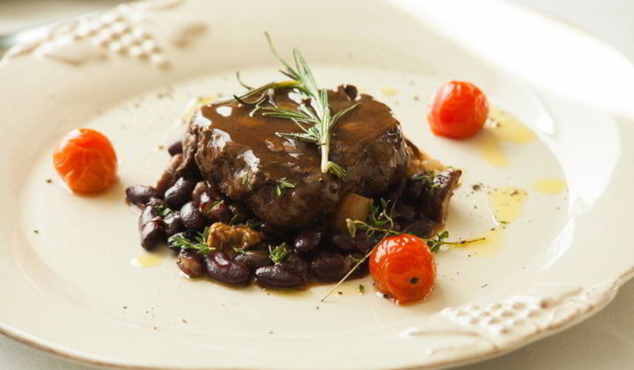 Рецепт стейка из говядины с красной фасолью