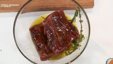 стейк из говядины с печеными корнеплодами