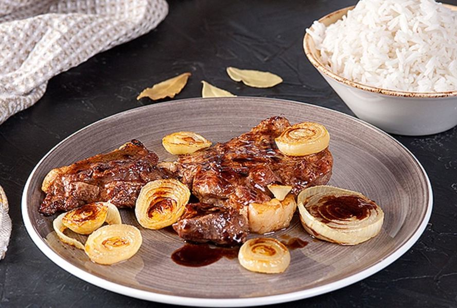 Стейк из говядины в лимонно-соевом соусе