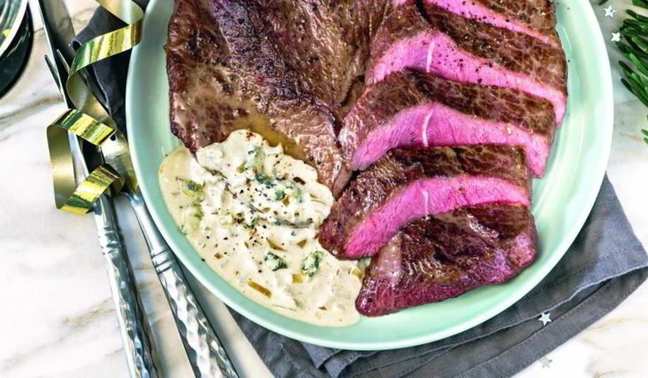 Рецепт стейка из лопатки с соусом из голубого сыра